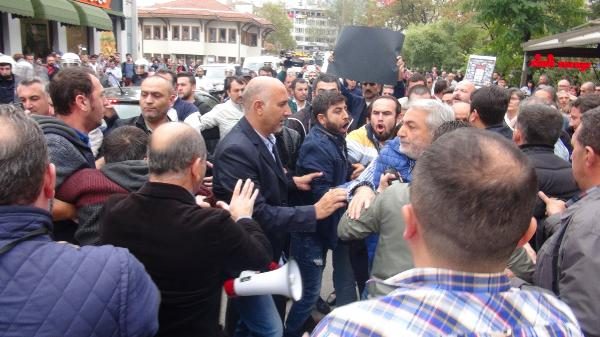Bursa'da izinsiz gösteriye polis müdahalesi: 36 gözaltı

