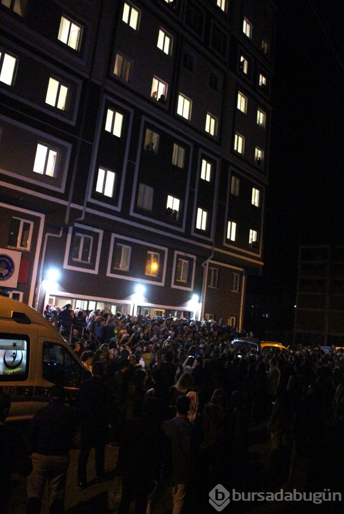 Kız yurdunda kız kaçırma protestosu