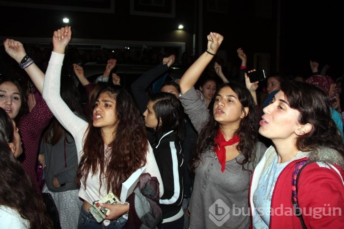 Kız yurdunda kız kaçırma protestosu