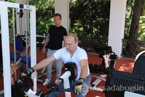 Putin'den vücut şov