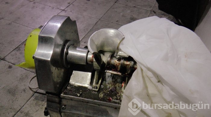 1 yaşındaki çocuk kolunu kıyma makinesine kaptırdı