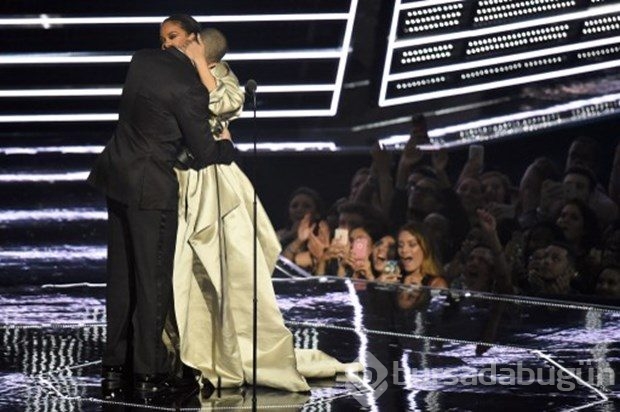 Rihanna ile Drake ayrıldı