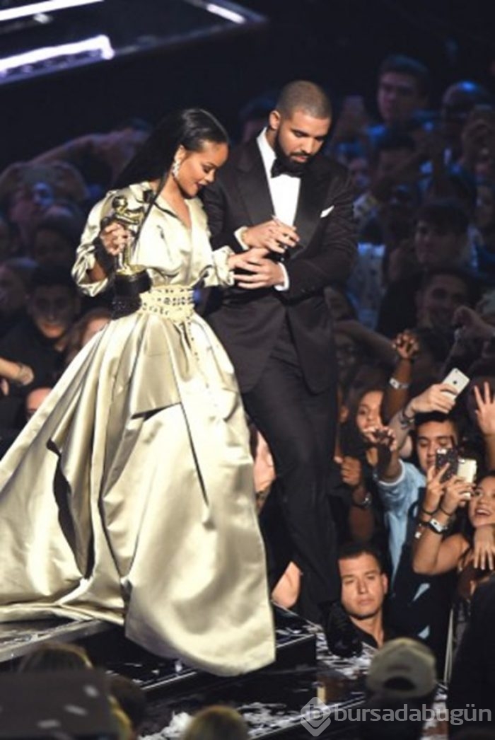 Rihanna ile Drake ayrıldı
