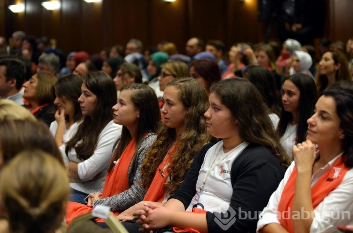 Dünya Kız Çocukları Konferansı için bir araya geldiler