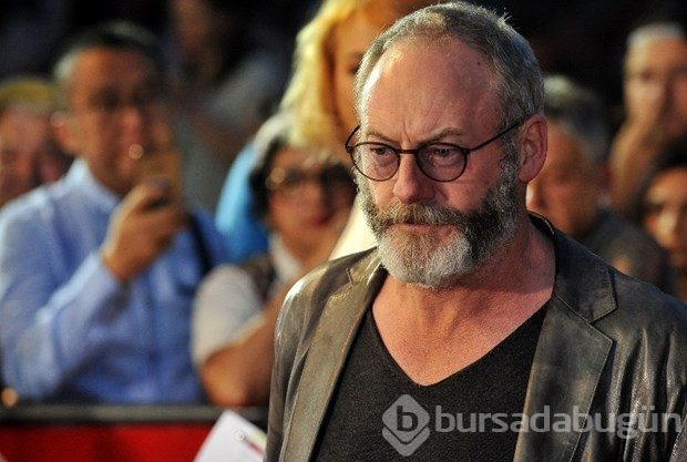 Ünlü aktör Liam Cunningham'dan mülteci arkadaşına sürpriz