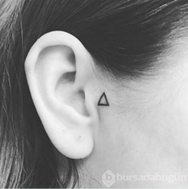 Piercingden daha iyi görünen 20 kulak dövmesi