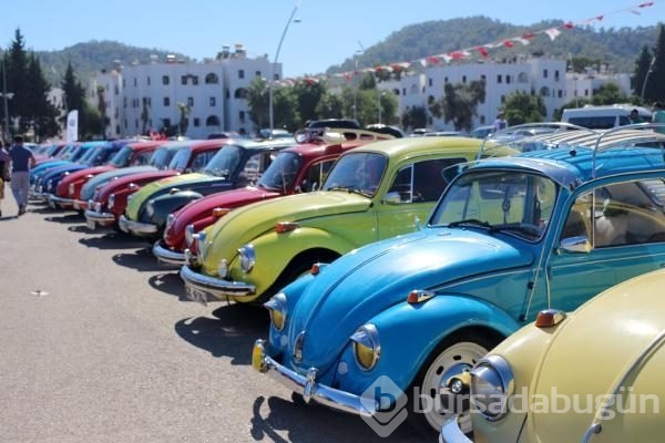 Antalya'daki otomobil festivalinden renkli görüntüler