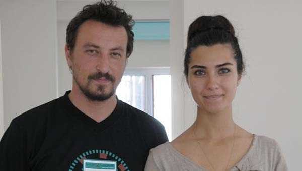 Tuba Büyüküstün alyansını çıkardı