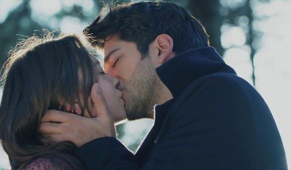 Neslihan Atagül'le Burak Özçivit'in arasında gerilim