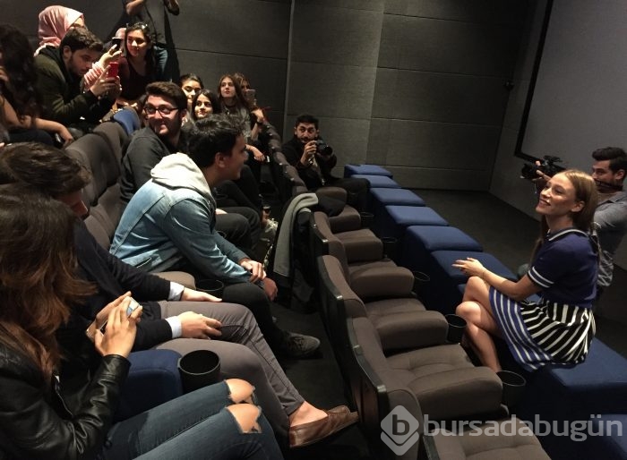 Serenay Sarıkaya'dan hayranlarına sürpriz