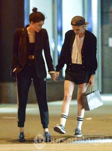 Kristen Stewart yeni sevgilisiyle el ele