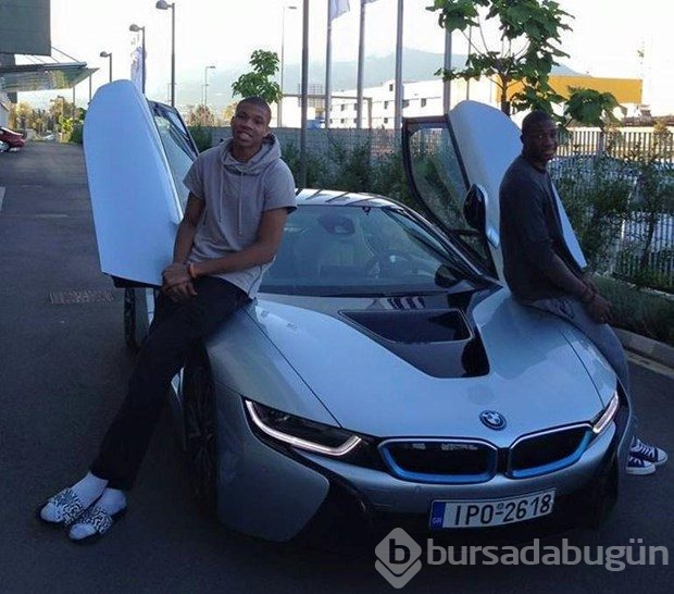 NBA oyuncularının otomobilleri