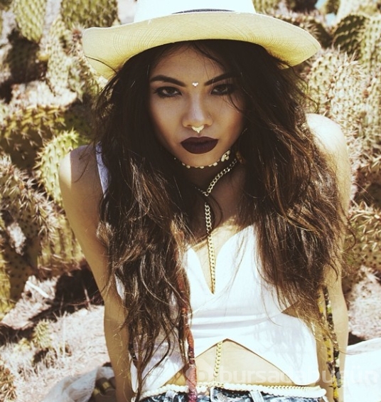 Ünlü isimlerde septum piercing modası