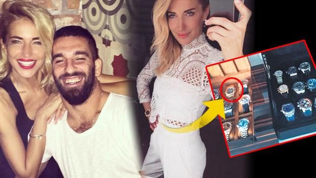 Burcu Esmersoy o saati Arda Turan'a iade etti