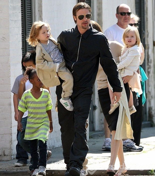 Angelina Jolie ve Brad Pitt'in eski korumasından açıklama