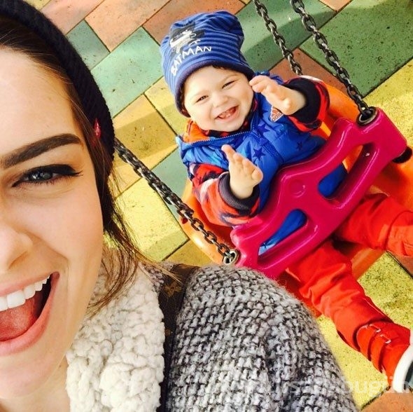 Pelin Karahan ikinci çocuğuna hamile