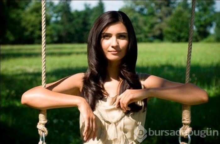 Tuba Büyüküstün'den sette kriz iddiasına açıklama