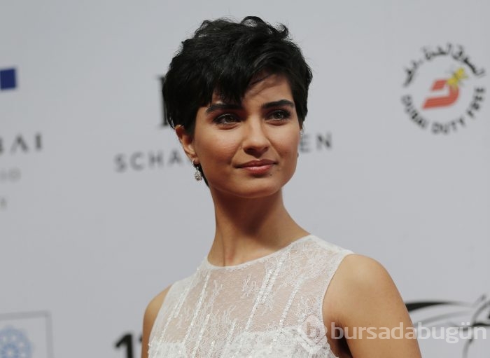 Tuba Büyüküstün'den sette kriz iddiasına açıklama