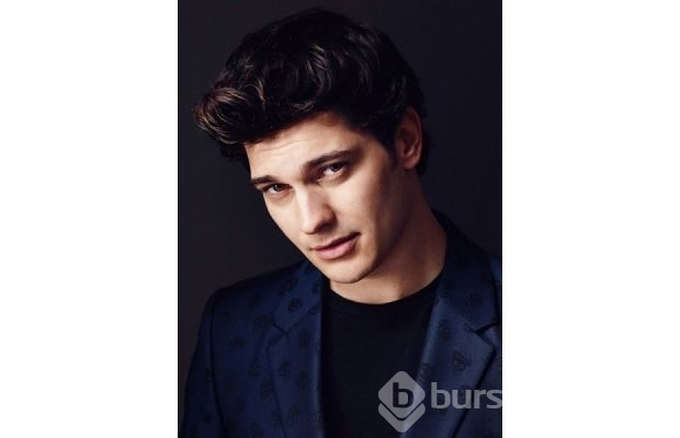 Ünlüler kaç yaşında?