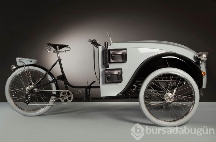 Önü 1980 model Citroen, arkası 1929 model Doniselli