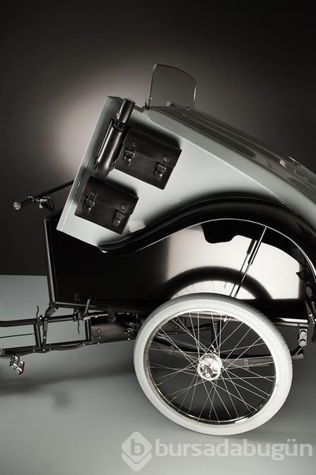 Önü 1980 model Citroen, arkası 1929 model Doniselli