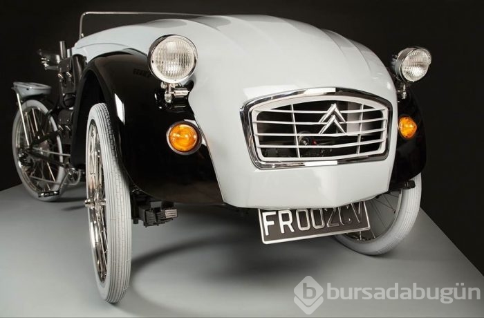 Önü 1980 model Citroen, arkası 1929 model Doniselli