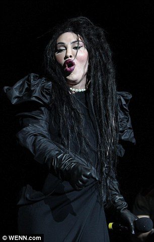 Ünlü şarkıcı Pete Burns yaşamını yitirdi