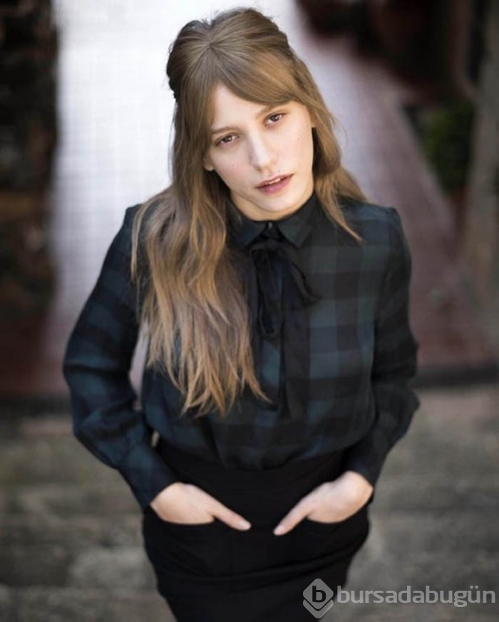 Serenay Sarıkaya hangi kitapları okuyor hangi dizileri izliyor?