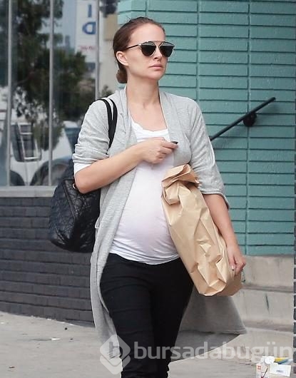 Natalie Portman'ın karnı burnunda