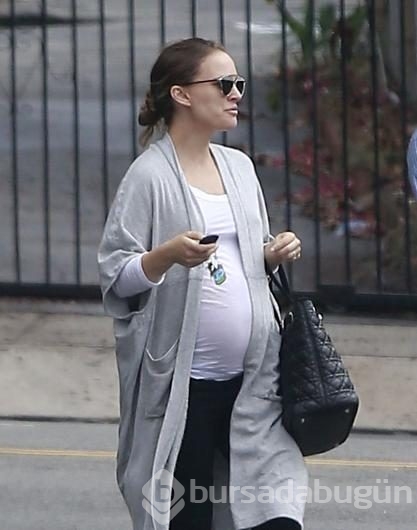 Natalie Portman'ın karnı burnunda