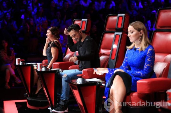 Hadise adeta büyüledi!