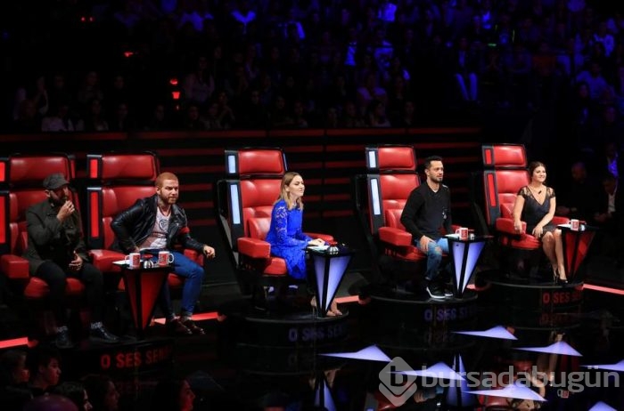 Hadise adeta büyüledi!