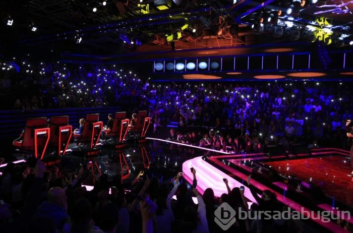Hadise adeta büyüledi!