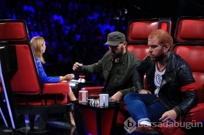 Hadise adeta büyüledi!