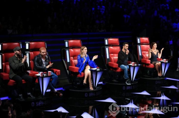 Hadise adeta büyüledi!