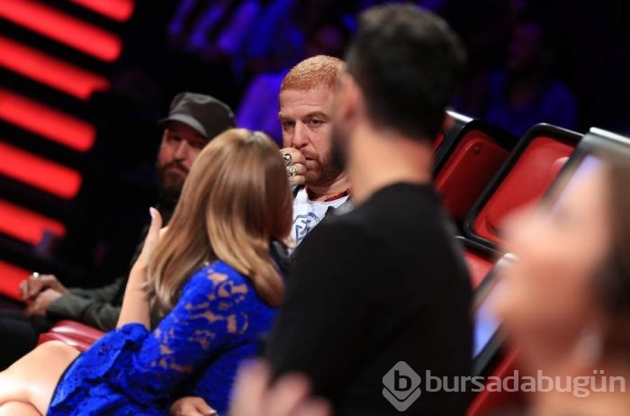 Hadise adeta büyüledi!
