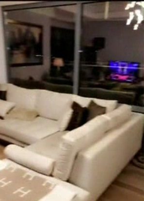 Kerimcan Durmaz evinin kapılarını açtı