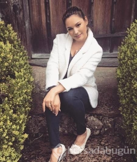 Ünlü manken Kelly Brook kasabada yaşamaya başladı