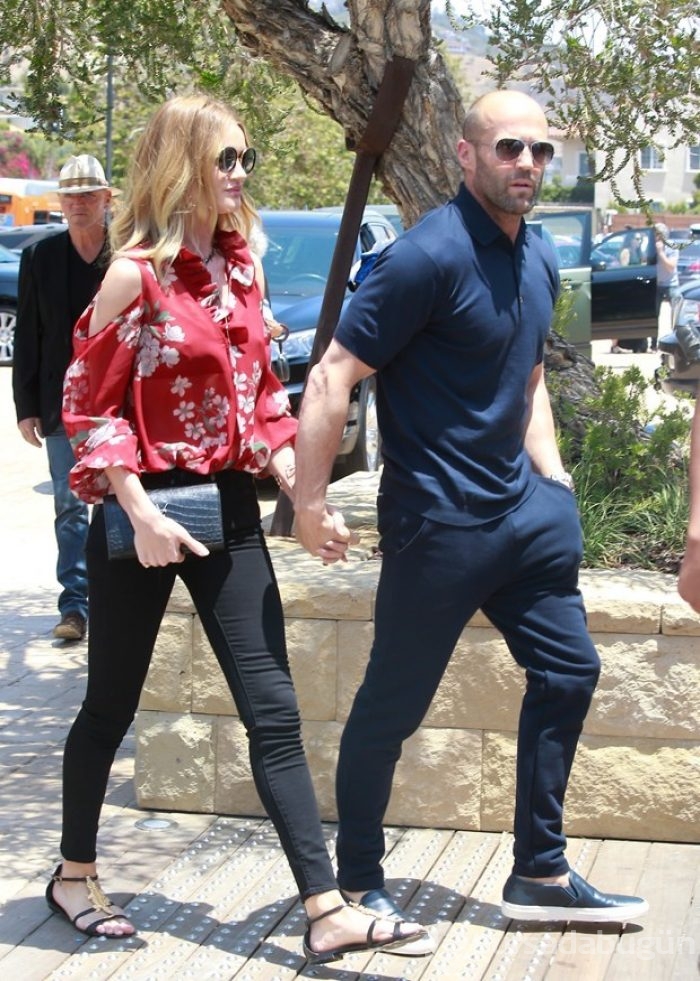 Rosie Huntington Whiteley isyan etti