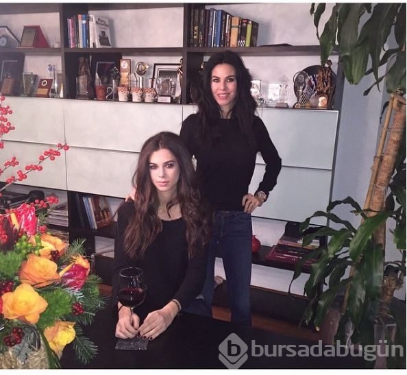 Annesinin kopyası