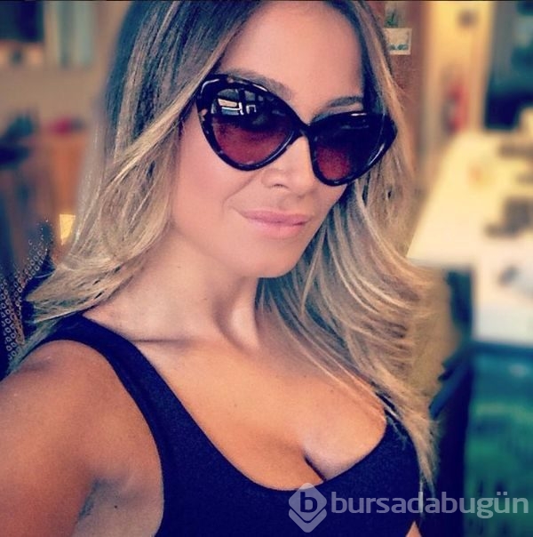 Ünlü sunucunun çıplak fotoğrafları internete sızdı