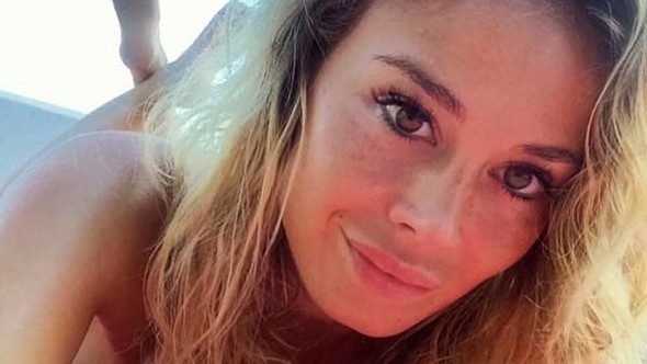 Ünlü sunucunun çıplak fotoğrafları internete sızdı