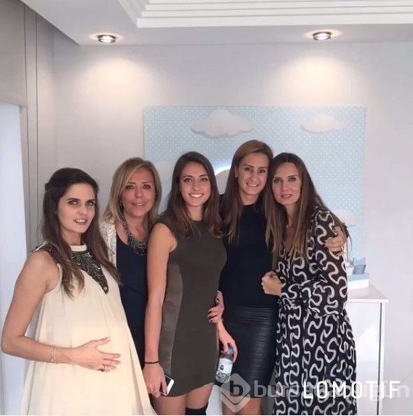 İpek Özkök oğlu için babyshower yaptı
