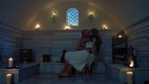 Bergüzar Korel: Klavye başında herkes konuşur!