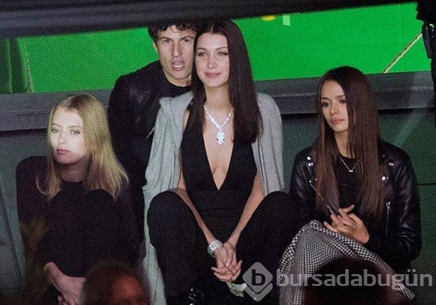 Bella Hadid reklam çekiminde