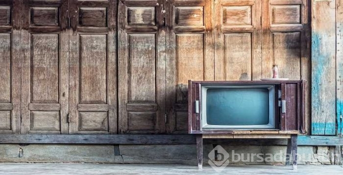 ''Yıllar geçse de üstümüzden bu kalp seni unutur mu?''