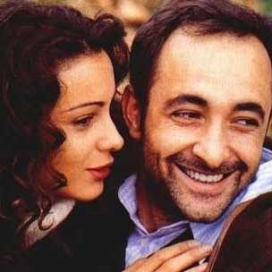 ''Yıllar geçse de üstümüzden bu kalp seni unutur mu?''
