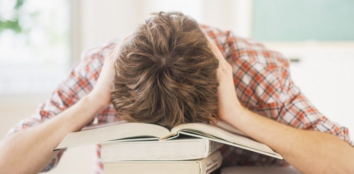 Liseliler okulda mutsuz: Depresyondayım devamsızım
