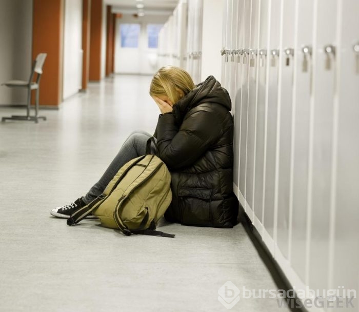 Liseliler okulda mutsuz: Depresyondayım devamsızım