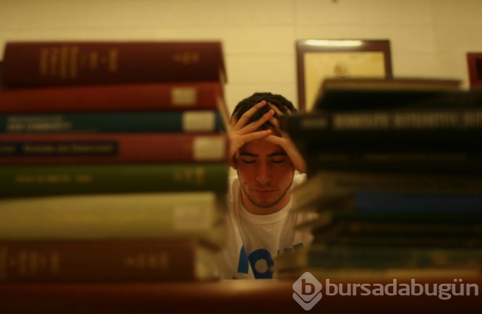 Liseliler okulda mutsuz: Depresyondayım devamsızım